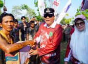 Lomba Panjat Pinang Semarakkan HUT RI ke-81, Bupati Muba: Utamakan Keselamatan dan Kekompakan