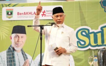 Subuh Mubarakah, Gubernur Mahyeldi Ajak ASN Jadikan Wakaf sebagai Gerakan Membangun Sumbar 3 Gubernur Mahyeldi dalam Subuh Mubarakah ASN Pemprov Sumbar