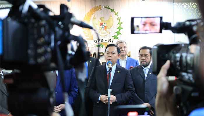 Soal Bencana Karhutla Kalimantan, Ketua DPD RI Minta Peran Badan Restorasi Gambut Diperkuat 1 Ketua DPD RI, Sultan Baktiar Najamudin tanggapi bencana Karhutla di kalimantan