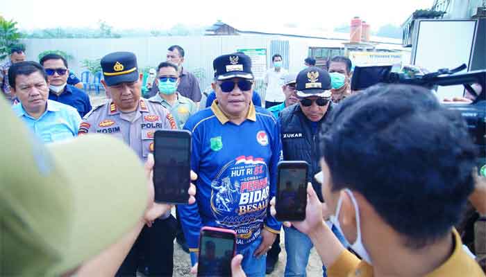 Bupati Muba Apresiasi Usaha Ketahanan Pangan Desa di Bayung Lencir 1 Bupati Muba, H M Toha Tohet saat kunjungan kerja ke Kecamatan Bayung Lencir