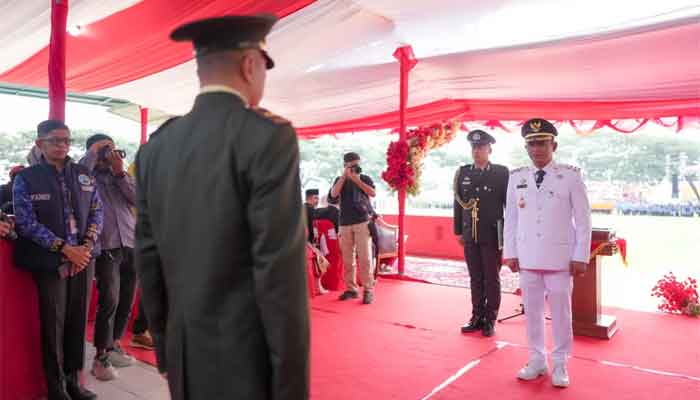 Upacara Peringatan HUT RI ke-81 Tingkat Kabupaten Solok di GOR Batu Batupang Koto Baru