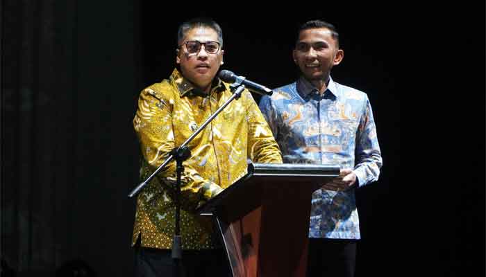 PAPAGO Hadirkan Beragam Layanan Publik bagi Masyarakat Padang Panjang dalam Satu Aplikasi 2 Pasangan Wali Kota dan Wawako Padang Panjang, Hendri Arnis-Allex Saputra