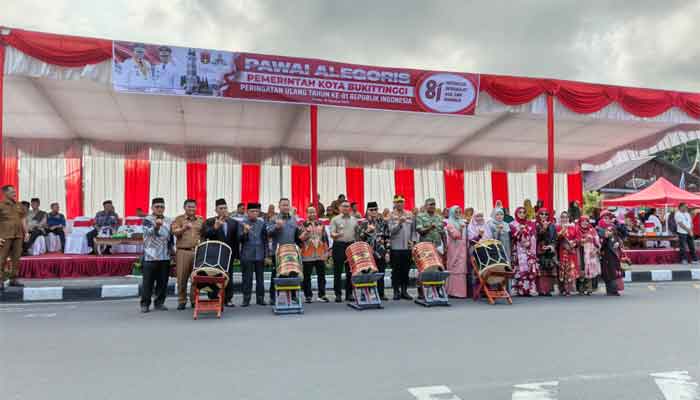 ‎Pawai Alegoris Semarakkan HUT RI ke-81 di Bukittinggi