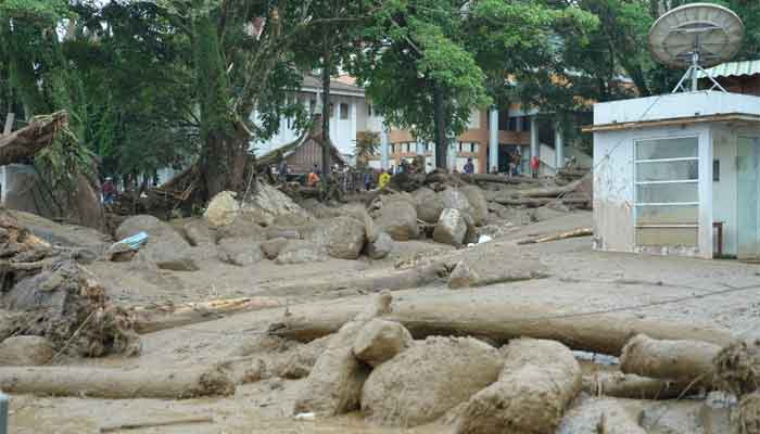 Tinjau Lokasi Banjir Bandang di Kabupaten Solok, Ini Fokus Penanganan Gubernur Sumbar 4 Banjir Bandang di Kabupaten Solok
