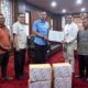 Bank Nagari Serahkan 5.000 Masker kepada Pemkab Sijunjung