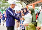 CFD, Wabup Solok Selatan Serahkan Bantuan Pangan untuk Masyarakat Sungai Pagu 9 Wabup Solok Selatan, Yulian Efi serahkan bantuan pangan beras untuk masyarakat Kecamatan Sungai Pagu