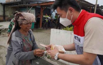 Pertamina Patra Niaga Regional Sumbagut Salurkan Bantuan Pasca Erupsi Gunung Sinabung di Karo 3 Pertamina Patra Niaga Regional Sumbagut Salurkan Bantuan Pasca Erupsi Gunung Sinabung di Karo