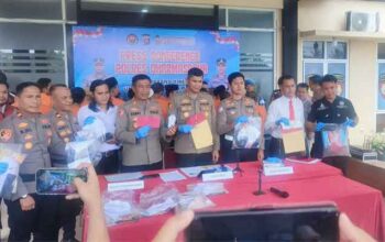 Bendahara BPBD Dharmasraya Jadi Tersangka Korupsi Dana Covid-19, Kerugian Negara Rp 604 Juta 6 Polres Dharmasraya tetapkan Bendahara BPBD Dharmasraya Jadi Tersangka Korupsi Dana Covid-19