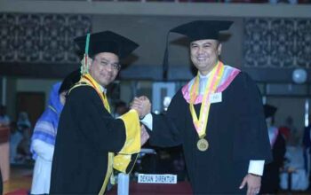 Bupati Sijunjung Benny Dwifa Yuswir Wisuda Gelar Doktor dari FEB UNP