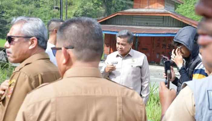 Realisasi Janji Kampanye, Bupati Agam Tinjau Sejumlah Ruas Jalan Rusak, Siapkan Perbaikan 3 Bupati Agam, Benni Warlis tinjau sejumlah ruas jalan rusak