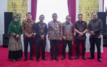 Bupati Jon Firman Pandu Wawancarai 3 Calon Dewan Pengawas PDAM Kabupaten Solok