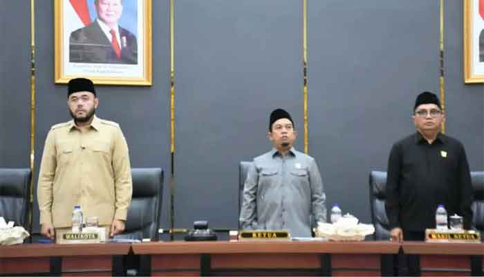 DPRD Kota Padang Tutup Masa Sidang III 2026, Laporan Kunker Komisi Diserahkan 2 DPRD Kota Padang gelar rapat paripurna penutupan Masa Sidang III tahun 2026