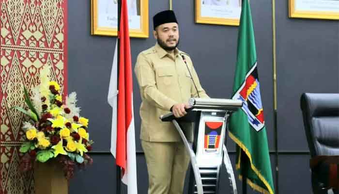 DPRD Kota Padang Tutup Masa Sidang III 2026, Laporan Kunker Komisi Diserahkan 2 Wali Kota Fadly Amran sampaikan sambutan dalam rapat paripurna penutupan Masa Sidang III DPRD Kota Padang tahun 2026