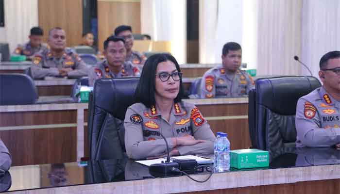 Perkuat Pengawalan Aspirasi, Polri Cegah Disinformasi di Ruang Digital 1 Jajaran Polda Kepri mengikuti Dialog Penguatan Internal Polri ke-3 TA 2026 yang diselenggarakan Divhumas Polri secara virtual melalui Zoom
