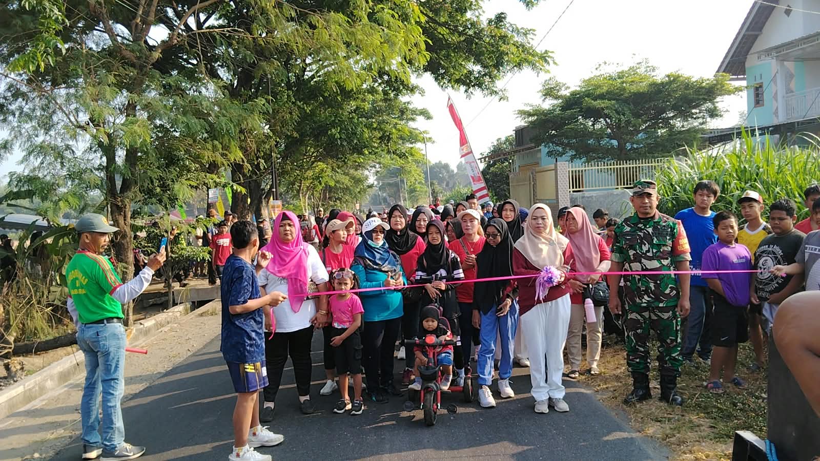 Ribuan Warga Desa Sumbersari Udanawu Padati Jalan Sehat HUT RI ke-81 2 IMG 20260901 WA0033