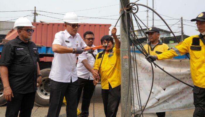 Kabel Fiber Optik Semrawut, Pemkot Jaktim Pindahkan Jaringan ke Bawah Tanah: 17 Pemilik Jaringan Terlibat