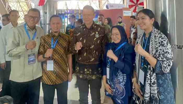 Bupati Dharmasraya, Annisa Suci Ramadhani menghadiri Forum Koordinasi Penanganan Permukiman Kumuh Terpadu yang diinisiasi Kementerian Koordinator Bidang Infrastruktur dan Pembangunan Kewilayahan RI di Jakarta