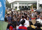 Iqra Chissa Terima 10 Tuntutan Buruh di DPRD Sumbar, Driver Maxim Soroti Potongan Aplikasi