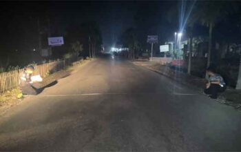 Pelajar Meninggal Dunia dalam Kecelakaan Maut di Jalan Lama Katapiang Balirik Solok 6 Petugas Polres Solok olah TKP kecelakaan lalu lintas di Jalan Lama Katapiang Balirik, Nagari Cupak, Kecamatan Gunung Talang