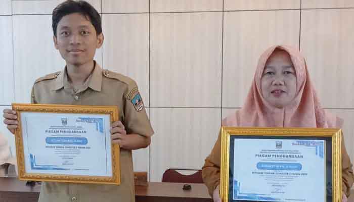 Sebanyak 2 Petugas Terbaik Semester II 2025 Terima Penghargaan dari MPP Dharmasraya