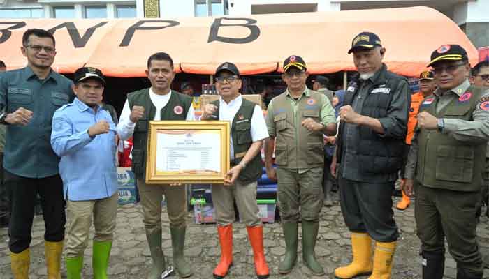 Menko PMK Tinjau Dampak Galodo Kabupaten Solok, Pemerintah Perkuat Penanganan dan Mitigasi Bencana 2 Menko PMK Tinjau Dampak Galodo Kabupaten Solok