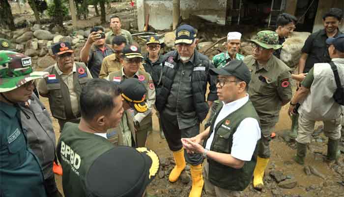 Menko PMK Tinjau Dampak Galodo Kabupaten Solok, Pemerintah Perkuat Penanganan dan Mitigasi Bencana 2 Menko PMK Tinjau Dampak Galodo Kabupaten Solok