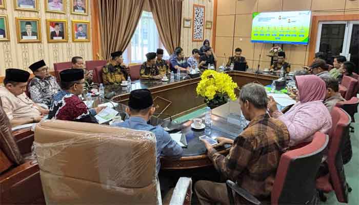 Kakanwil Kemenag Sumbar, Mustafa dan jajaran dalam gelaran Coffee Morning bersama belasan media relations