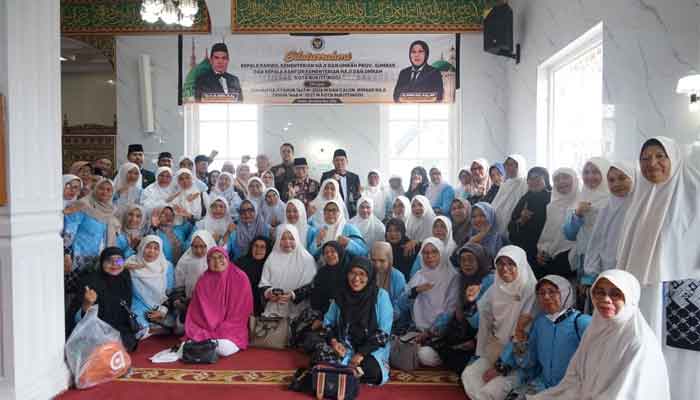 Wawako Ibnu Asis Apresiasi Pembentukan IKHI Bukittinggi dan Program Tabungan Haji Pelajar 1 Wawako Ibnu Asis hadiri pembentukan kepengurusan IKHI Bukittinggi
