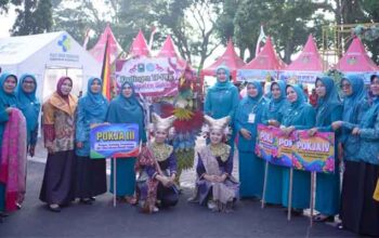 Ketua TP PKK Kabupaten Solok Hadiri Pembukaan Jambore Kader PKK Berprestasi Tingkat Provinsi di Bukittinggi 7 Ketua TP PKK Kabupaten Solok, Ny. Nia hadiri pembukaan Jambore Kader PKK Berprestasi Tingkat Provinsi di Bukittinggi