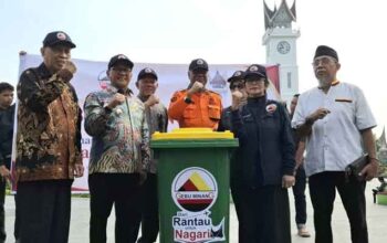 Pemko Bukittinggi Terima Bantuan 50 Tong Sampah dari Gebu Minang