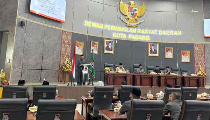 Fraksi-fraksi DPRD Kota Padang Sampaikan Pendapat Akhir tentang Ranperda Pajak Daerah dan Retribusi Daerah
