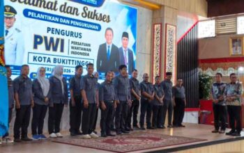 Widya Navies Lantik Pengurus PWI Bukittinggi Periode 2026-2029 6 Ketua PWI Sumbar, Widya Navies Lantik Pengurus PWI Bukittinggi Periode 2026-2029