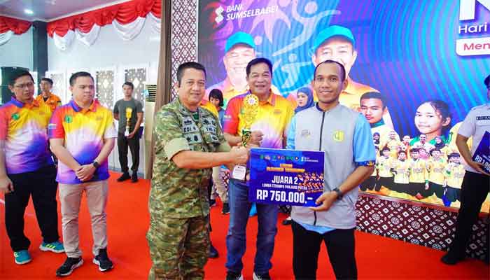 HAORNAS Muba 2026 Semarak, Bupati Toha Serahkan Hadiah Juara Olahraga Tradisional 1 Bupati HM Toha Tohet saksikan penyerahan hadiah HAORNAS Muba 2026