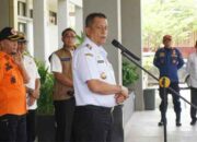 Pemko Payakumbuh Terjunkan 61 Personel Gabungan Bantu Penanganan Banjir Bandang di Arosuka Solok 9 Wawako Payakumbuh, Elzadaswarman lepas 61 Personel Gabungan membantu penanganan banjir bandang di Arosuka, Kabupaten Solok