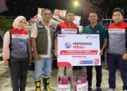 Pertamina Patra Niaga Salurkan Bantuan bagi Masyarakat Terdampak Banjir Bandang di Solok