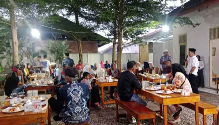 Anggota dan Pimpinan DPRD Kota Padang Laksanakan Reses Masa Sidang I 2026/2027 2 Reses Wakil Ketua DPRD Osman Ayub di Banang Cafe