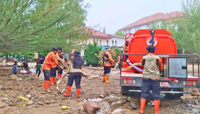 Pemkab Solok Selatan Kerahkan Tim Penanganan Galodo ke Kabupaten Solok 1 Pemkab Solok Selatan Kerahkan Tim Penanganan Galodo ke Kabupaten Solok