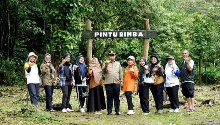 Siapkan Destinasi 7K Fun Trail Run, Bupati dan Wabup Solok Selatan Kembali Tinjau Jalur Pendakian Gunung Kerinci 5 Pintu masuk Jalur Pendakian Gunung Kerinci via Solok Selatan