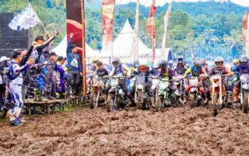 Crosser Padati Solok Selatan dalam Trabas HUT TNI AL ke-81 4 Trabas HUT TNI AL ke-81 di Kecamatan Pauh Duo, Kabupaten Solok Selatan