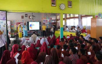 UNP Bersama Kyoto dan Kansai University Jepang Edukasi Siswa SD di Padang tentang Mitigasi Gempa dan Tsunami