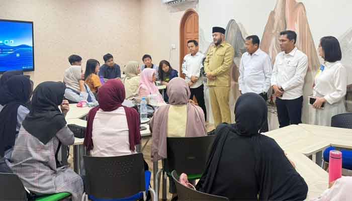 Wako Fadly Amran Kunjungi 17 Mahasiswa Penerima Beasiswa Padang Juara di UNP