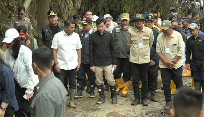 Tinjau Dampak Banjir Bandang Solok, Wapres Gibran Tekankan Percepatan Penanganan dan Pemulihan 2 Wapres Gibran Rakabuming Raka tinjau dampak banjir bandang di Kabupaten Solok, Sumatera Barat