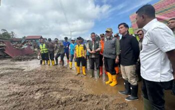 Tinjau Dampak Banjir Bandang Solok, Wapres Gibran Tekankan Percepatan Penanganan dan Pemulihan 3 Wapres Gibran Rakabuming Raka tinjau dampak banjir bandang di Kabupaten Solok, Sumatera Barat