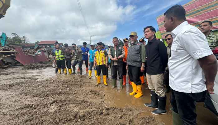 Wapres Gibran Rakabuming Raka tinjau dampak banjir bandang di Kabupaten Solok, Sumatera Barat
