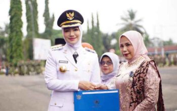 Pemkab Dharmasraya Buka Seleksi Terbuka 8 Jabatan Pimpinan Tinggi Pratama 4 Bupati Dharmasraya, Annisa Suci Ramadhani saat melantik Pejabat Pimpinan Tinggi Pratama, beberapa waktu lalu