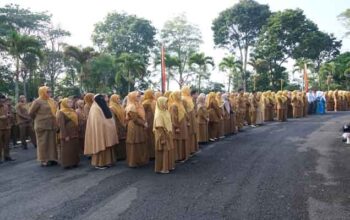 Apel gabungan ASN di halaman Balai Kota Bukittinggi