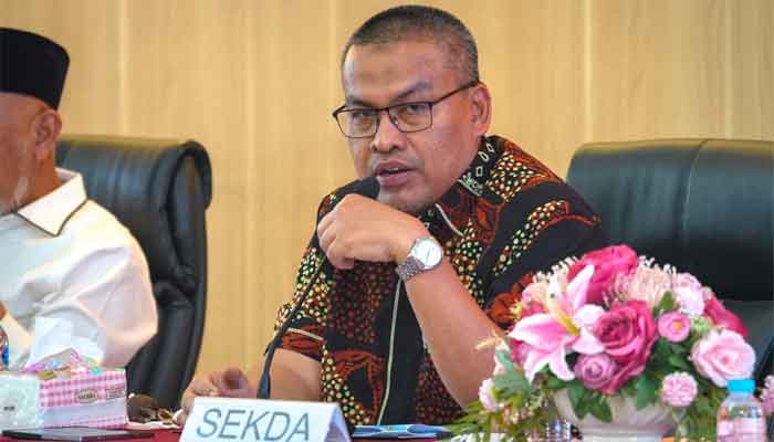 Terkait Status Cuti dan Pemeriksaan Disiplin Mantan Kabiro PBJ, Begini Penjelasan Pemprov Sumbar 1 Sekdaprov Sumbar, Arry Yuswandi berikan penjelasan terkait surat cuti dan pemeriksaan kabiro pbj
