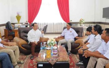 Wako Payakumbuh Dukung Budidaya Maggot dan Pengawalan Data RTLH bersama Karang Taruna 5 Wali Kota Zulmaeta menerima kunjungan audiensi pengurus Karang Taruna (KT) Kota Payakumbuh di ruang kerjanya