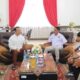 Wali Kota Zulmaeta menerima kunjungan audiensi pengurus Karang Taruna (KT) Kota Payakumbuh di ruang kerjanya