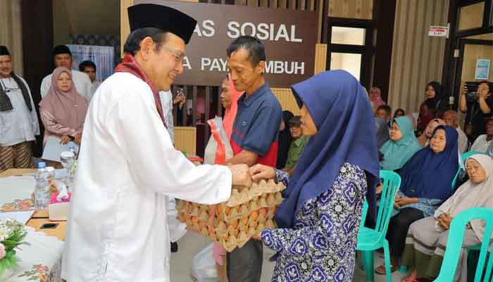Wako Payakumbuh Salurkan Bantuan Permakanan untuk 85 Warga Rentan 1 Wali Kota Payakumbuh, Zulmaeta salurkan Bantuan Permakanan Triwulan III periode Juli hingga September 2026 kepada 85 warga